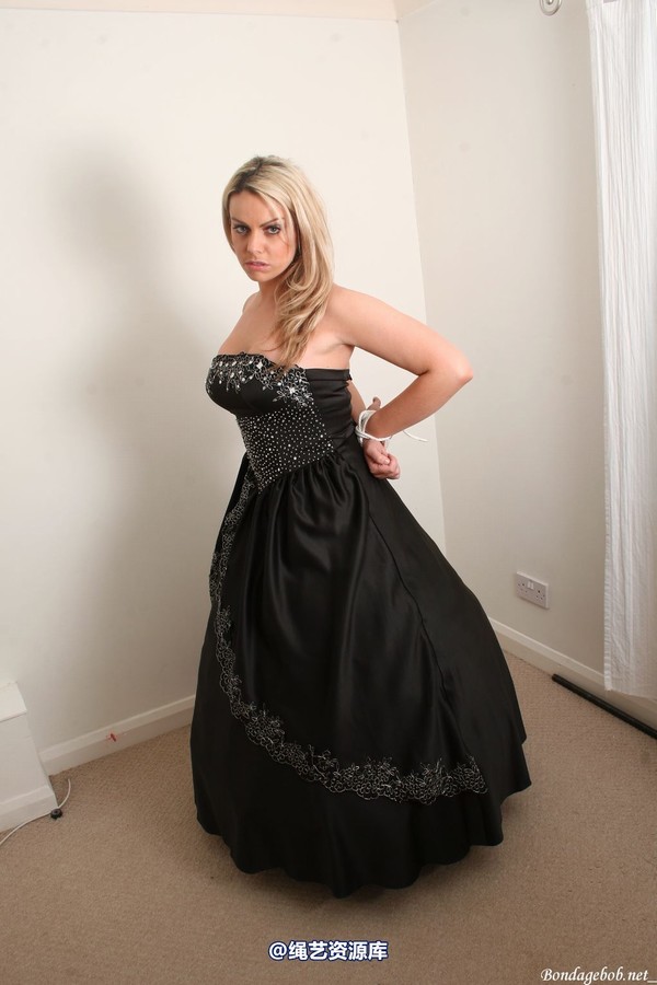 bondagebob - Izzy Ball Gown 第 9 张图片