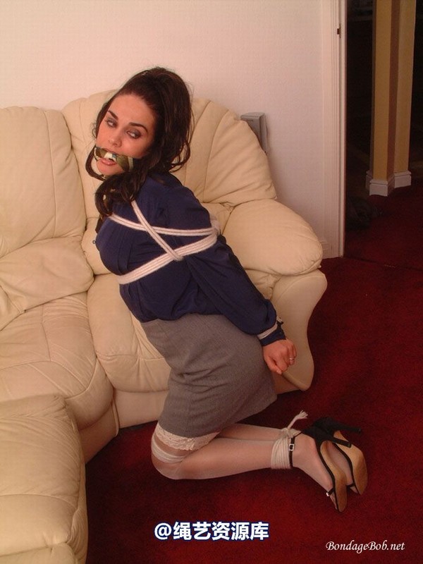 bondagebob - Robyn Sofa tied 第 76 张图片