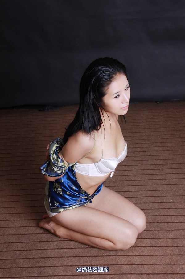 神艺缘 - 132-穿着白色内衣的美女(2) 第 60 张图片