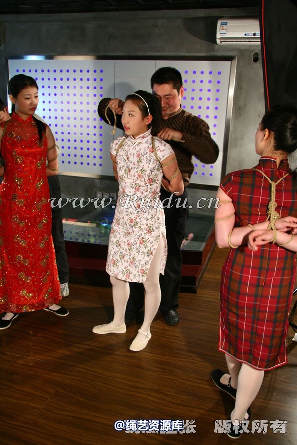锐度主张 - 2009年第17期捆绑图（2009.4.7）模特：微微 莹儿 第 13 张图片