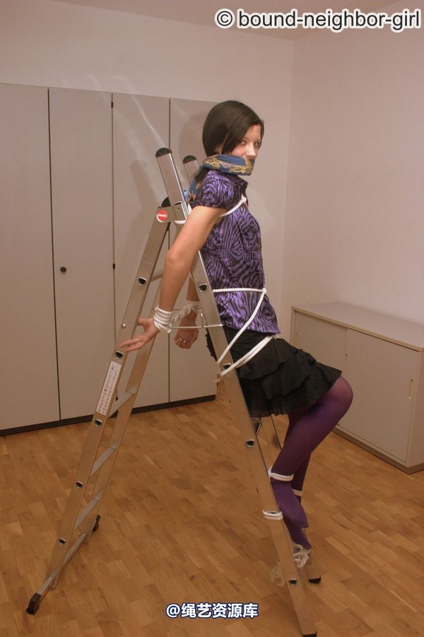 bound-neighbor-girl - Melina in bondage games in the office part 3 第 32 张图片