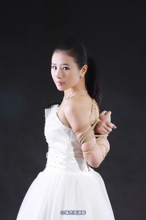 神艺缘 - 184-婚纱KB 第 1 张图片