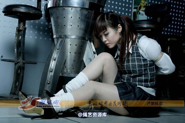 雅俗阁 - 20070212雅琳制服 第 28 张图片