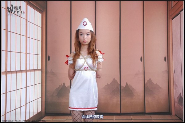 唯美之家 - 2008-11-5萱萱护士装 第 23 张图片