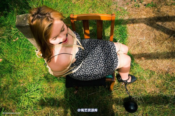 limitedaudience - 2013 bryony fuller chair to be pulled out 第 29 张图片