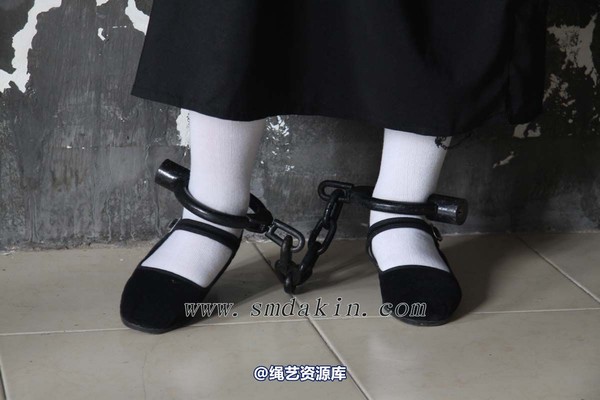 锐度主张 - 黑布鞋白袜镣铐模特：小芳 第 58 张图片