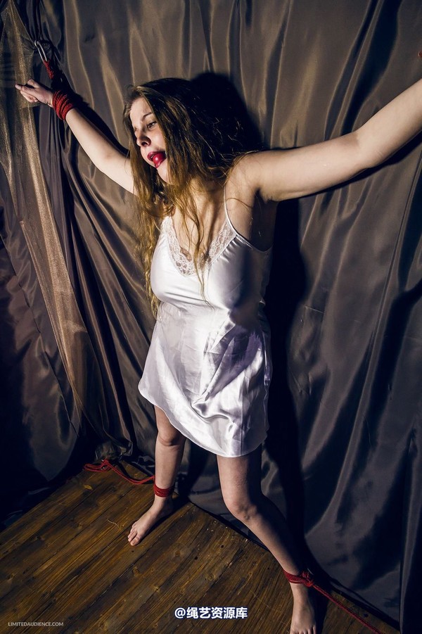 limitedaudience - 2015 alais peach spread in satin 第 35 张图片