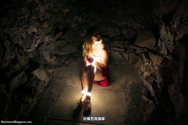 restrainedelegance - Captured By Light 第 15 张图片