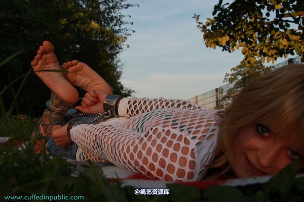 girlsinsteel - Hogtied in the sun 第 49 张图片