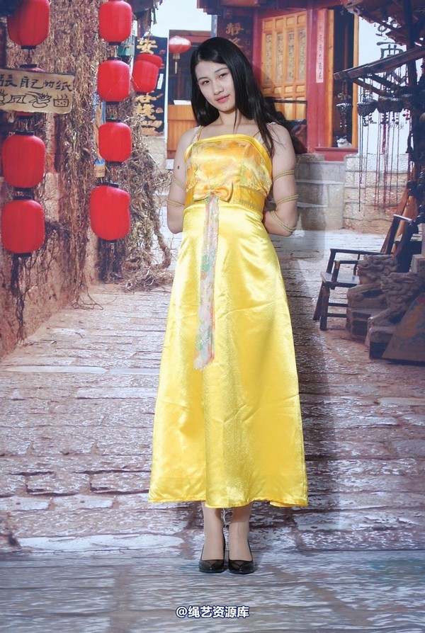 唯美之家 - 新模萧萧黄礼服 第 129 张图片