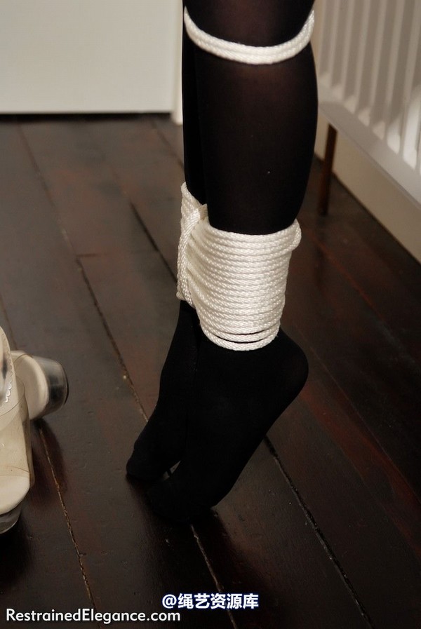 restrainedelegance - Those Heels Won't Stay On Long! 第 53 张图片