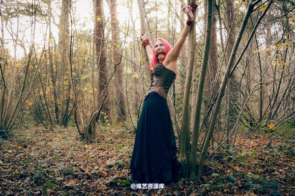 limitedaudience - 2014 elyssia hanging out in the woods 第 38 张图片