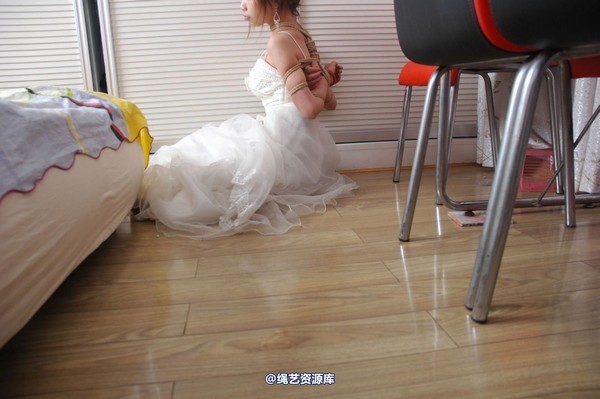 唯美之家 - 丽莎婚纱捆绑2010-7-8 第 25 张图片