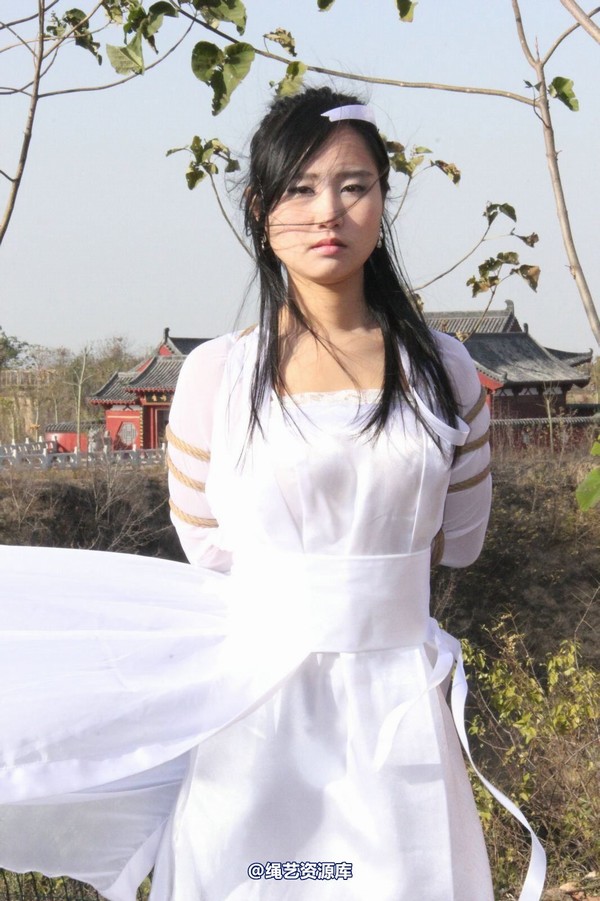 胜景山庄 - 213-侠女被绑 第 33 张图片