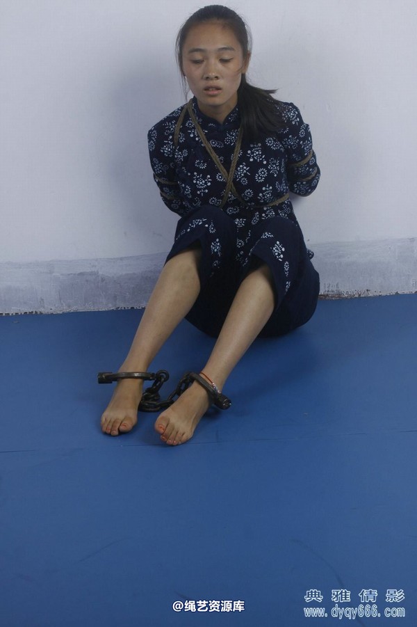 典雅倩影 - 324-女交通员被捕 第 74 张图片