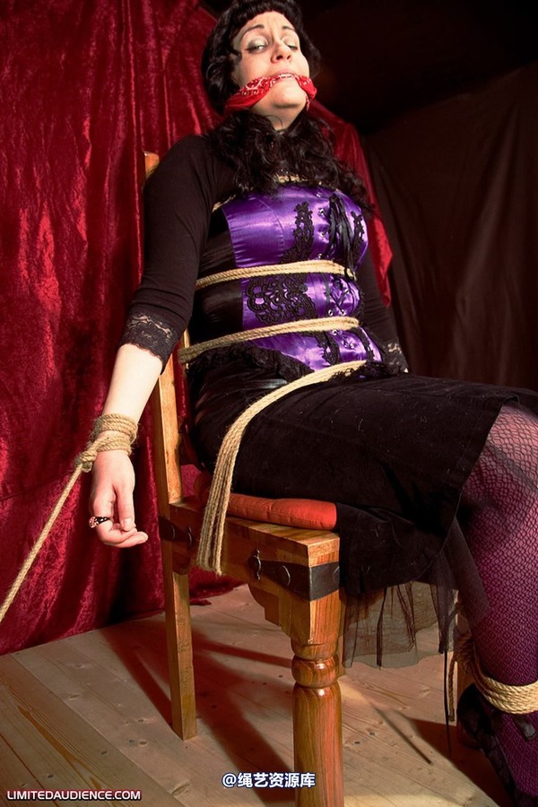 limitedaudience - 2009 veriddian mistaken identity 第 24 张图片