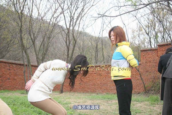 锐度主张 - 2009年第22期捆绑图（2009.5.2）模特：乐乐，嫣儿，雨竹，海... 第 39 张图片