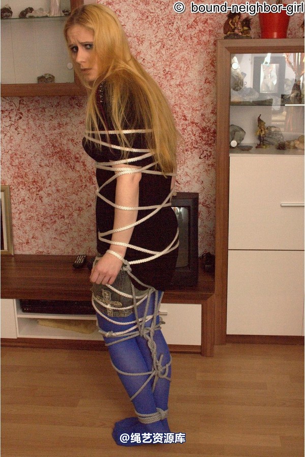bound-neighbor-girl - Lavinia's Blind Date Part 2 第 9 张图片