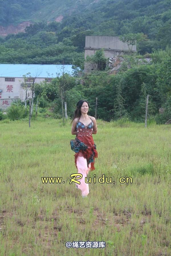锐度主张 - 20070818第29期 宝宝草地漫舞图片 第 149 张图片