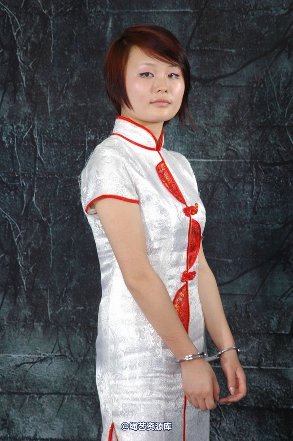 唯美之家 - 桦子白旗袍 第 4 张图片