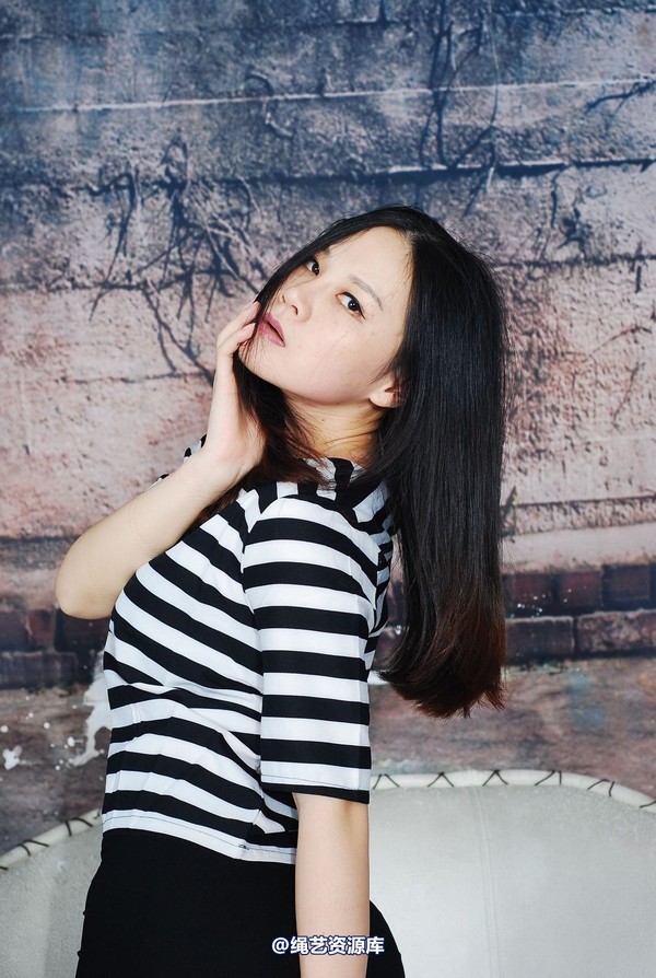 唯美之家 - 思欣红礼服 第 32 张图片