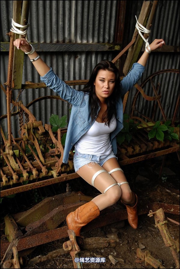 simplytied - PP in old barn 第 12 张图片