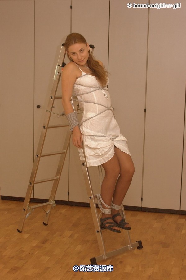 bound-neighbor-girl - Anastasia - Bound to a ladder 第 30 张图片