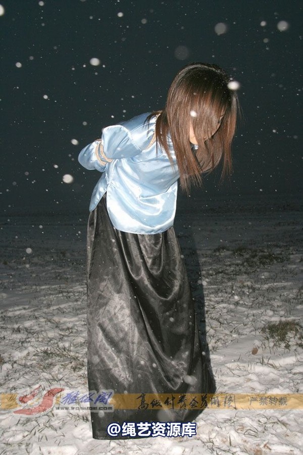 雅俗阁 - 20080408雪中拍雅琳雪儿 第 16 张图片