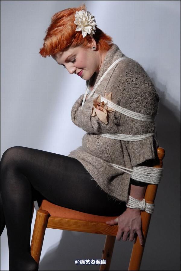 simplytied - RR in tight chair tie 第 14 张图片