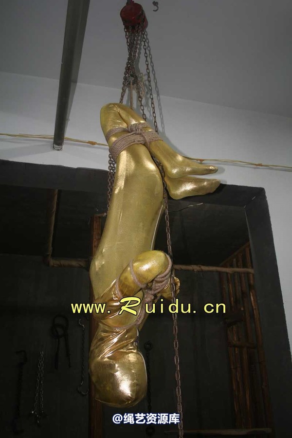 锐度主张 - 20070921第34期 影片胶衣紧缚悬吊图片 第 161 张图片