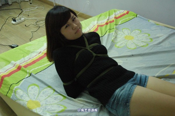 唯美之家 - 晓欣黑毛衣 第 6 张图片