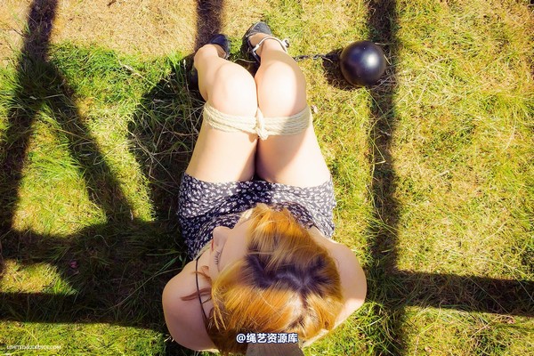 limitedaudience - 2014 bryony fuller out in the grass 第 7 张图片