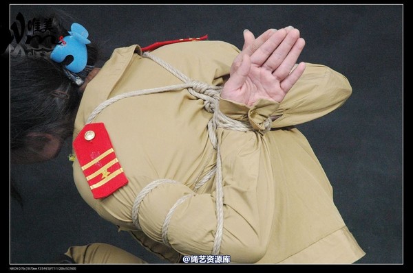 唯美之家 - 2008-08-06水柔军装 第 238 张图片