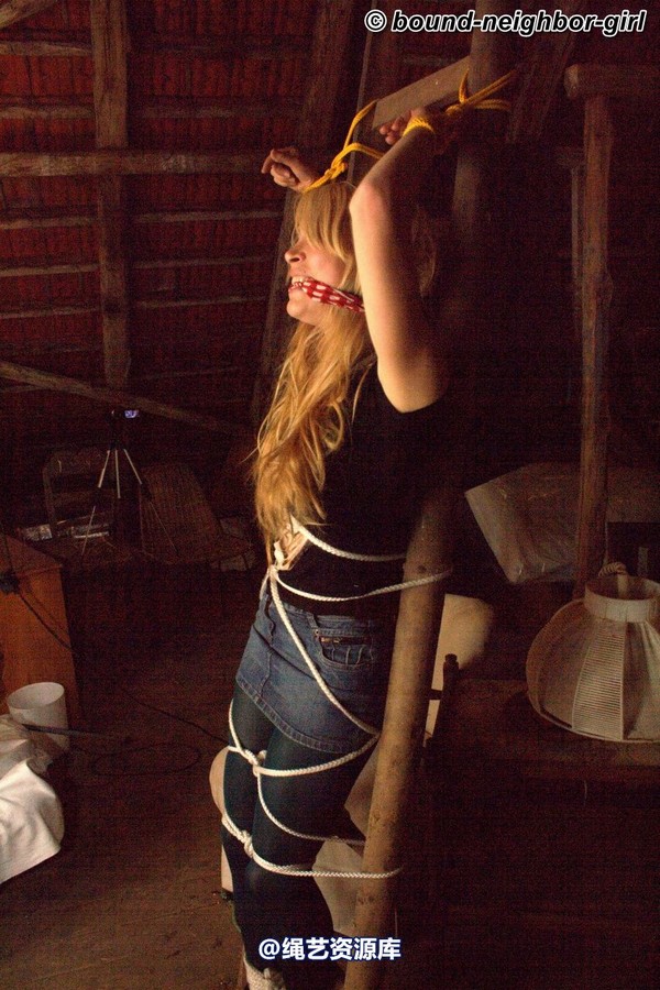 bound-neighbor-girl - Kate - Tied up in the attic 3 第 34 张图片
