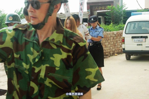 mj影视 - 血的代价刑前押送2013-08-26 第 97 张图片