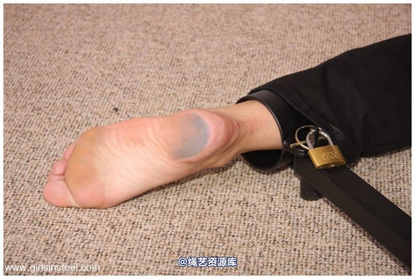 girlsinsteel - uncomfortable position 第 54 张图片
