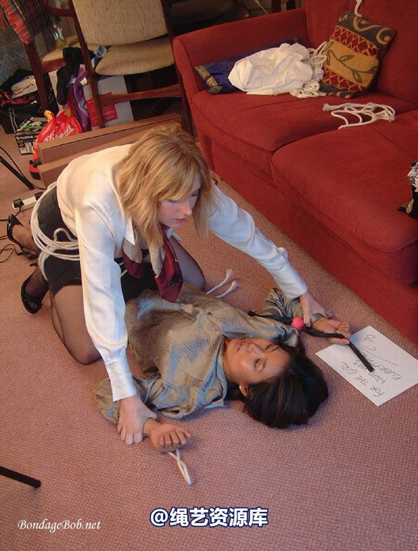 bondagebob - Luxi and Kerry For the girl who has everything 第 10 张图片