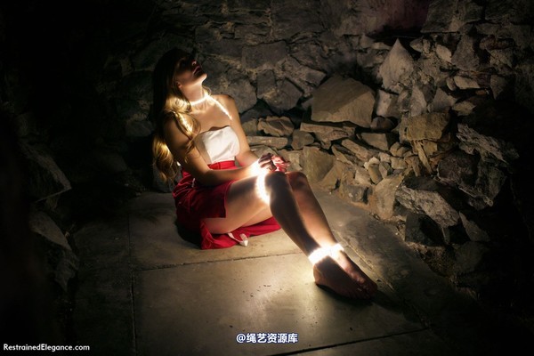 restrainedelegance - Captured By Light 第 11 张图片