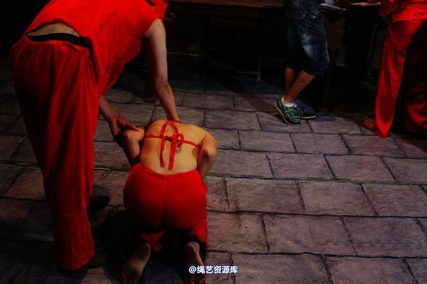 mj影视 - 血的代价梦境古大堂 女囚众生相2013-08-26 第 255 张图片