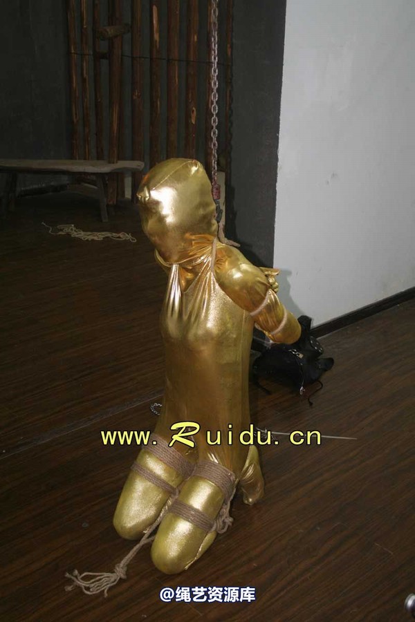 锐度主张 - 20070921第34期 影片胶衣紧缚悬吊图片 第 60 张图片