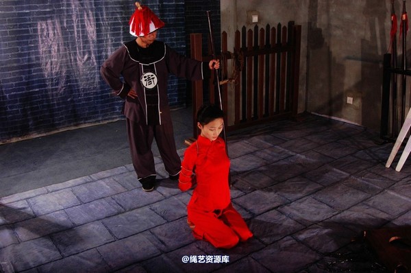 mj影视 - 倾心 玲珑女囚 第 8 张图片