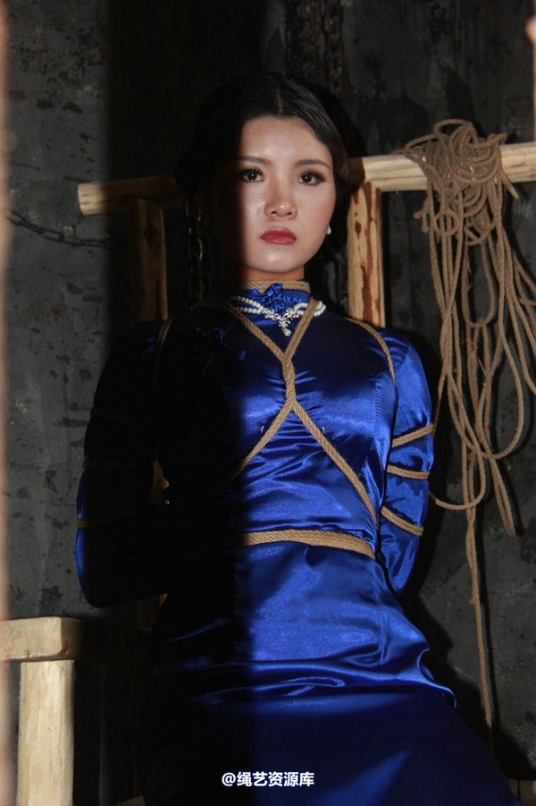 胜景山庄 - 278-女烈蓝旗袍 第 47 张图片