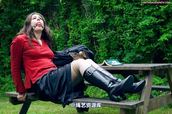 limitedaudience - 2009 catya picnic interrupted self bondage 2 第 38 张图片