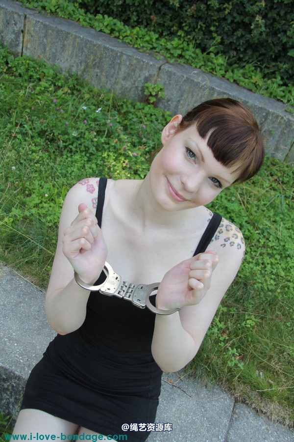 girlsinsteel - Hinged handcuffs 第 30 张图片