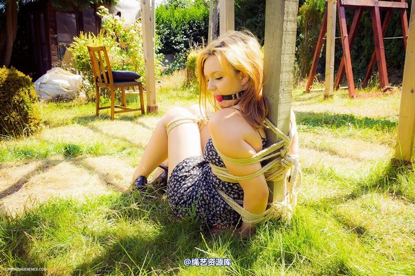 limitedaudience - 2014 bryony fuller out in the grass 第 4 张图片