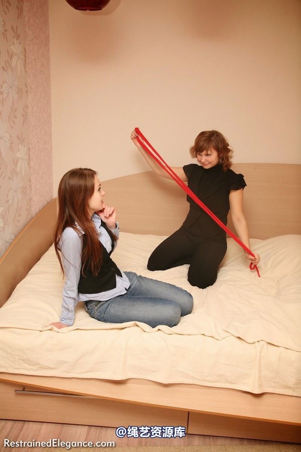 restrainedelegance - Two Girls, Twice the Fun! 第 5 张图片