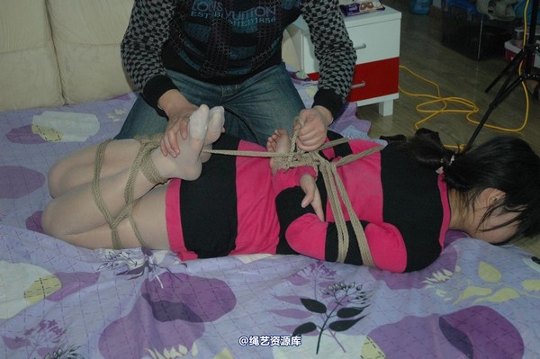 唯美之家 - 2010-12-29雪儿挣扎逃脱。 第 100 张图片