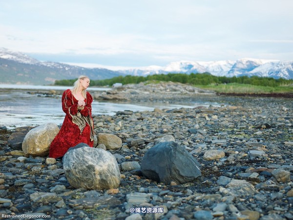 restrainedelegance - Transported Princess 第 14 张图片