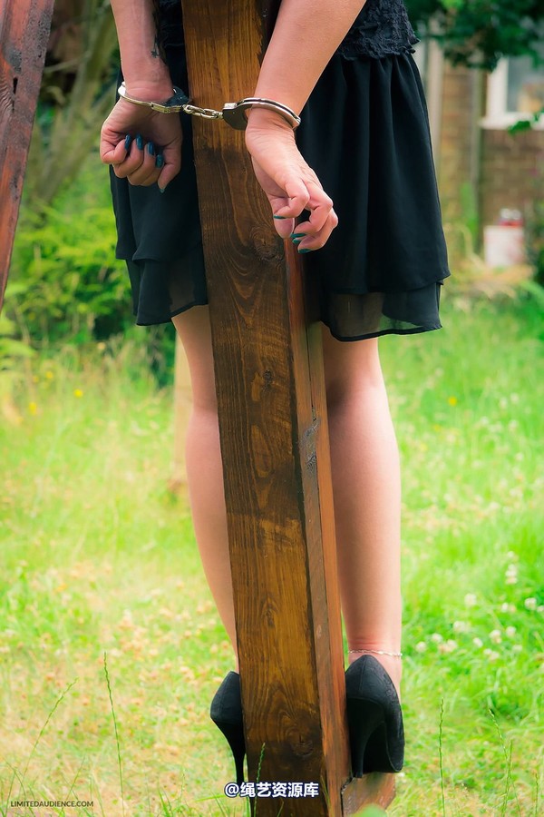 limitedaudience - 2014 kimmy louise cuffed to the cross 第 29 张图片