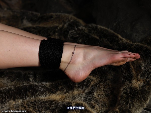restrainedelegance - Make yourself comfortable 第 28 张图片